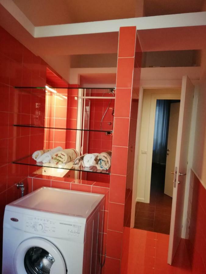 Apartamento Davide & Mary Friendly House Novara Exterior foto
