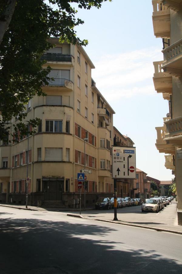 Apartamento Davide & Mary Friendly House Novara Exterior foto